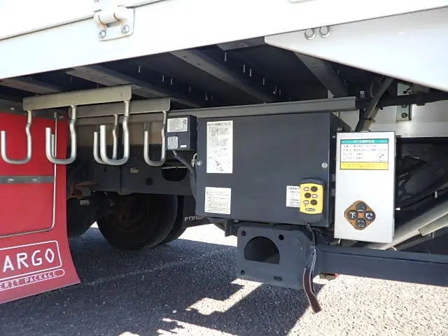 いすゞ フォワード 2RG-FRR90S2(2WD)の写真17
