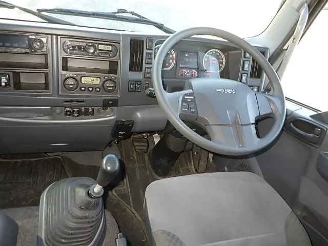 いすゞ フォワード 2RG-FRR90S2(2WD)の写真25