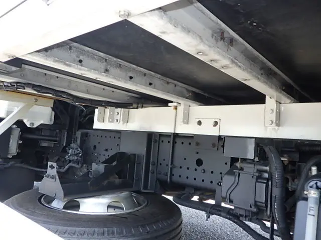 いすゞ フォワード 2RG-FRR90T2(2WD)の写真15