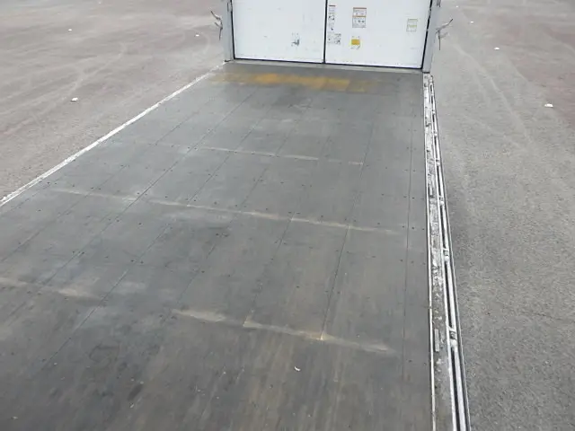 いすゞ フォワード 2RG-FRR90S2(2WD)の写真8