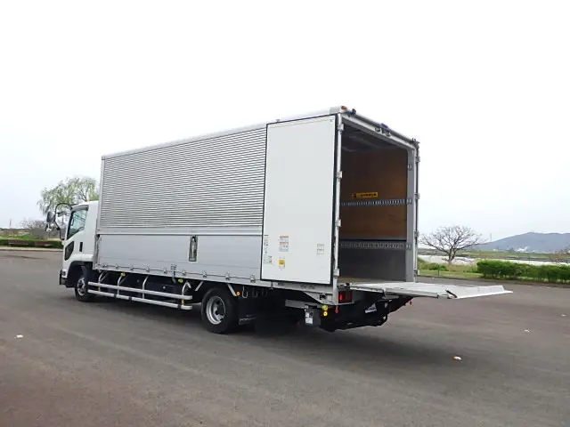 いすゞ フォワード 2RG-FRR90S2(2WD)の写真11