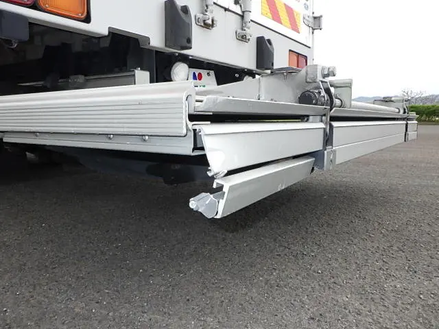 いすゞ フォワード 2RG-FRR90S2(2WD)の写真13