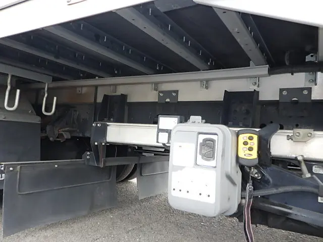 いすゞ フォワード 2RG-FRR90S2(2WD)の写真17