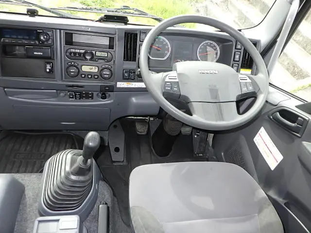 いすゞ フォワード 2RG-FRR90S2(2WD)の写真25