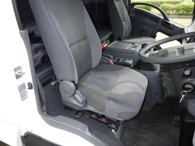 いすゞ フォワード 2RG-FRR90S2(2WD)の写真26