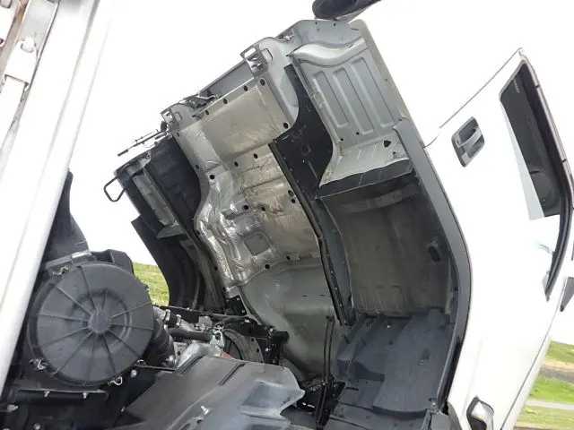 いすゞ フォワード 2RG-FRR90S2(2WD)の写真31