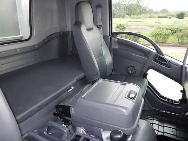 いすゞ フォワード 2PG-FRR90T2(2WD)の写真25
