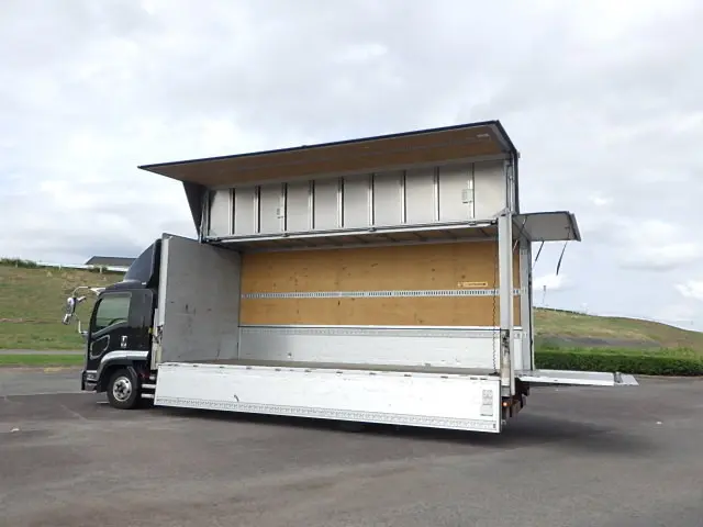 いすゞ フォワード TKG-FRR90T2(2WD)の写真5