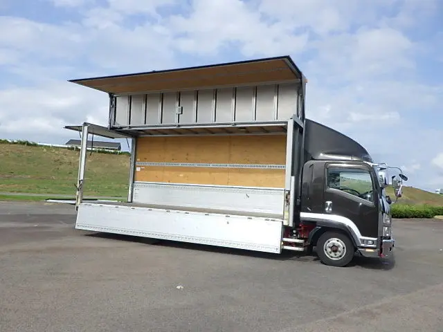 いすゞ フォワード TKG-FRR90T2(2WD)の写真7