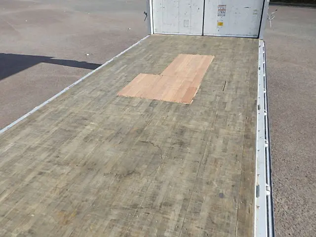 いすゞ フォワード TKG-FRR90S2(2WD)の写真8