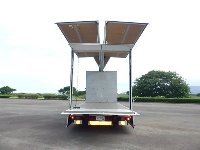 いすゞ フォワード TKG-FRR90T2(2WD)の写真9