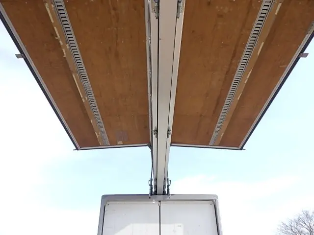 いすゞ フォワード TKG-FRR90S2(2WD)の写真10