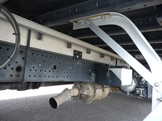 いすゞ フォワード TKG-FRR90S2(2WD)の写真13