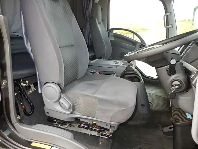 いすゞ フォワード TKG-FRR90T2(2WD)の写真26