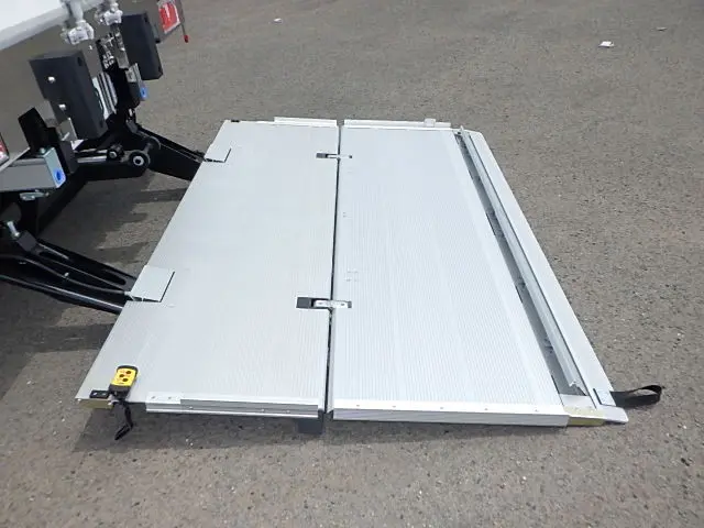 日野 レンジャー 2KG-FE2ACG(2WD)の写真12