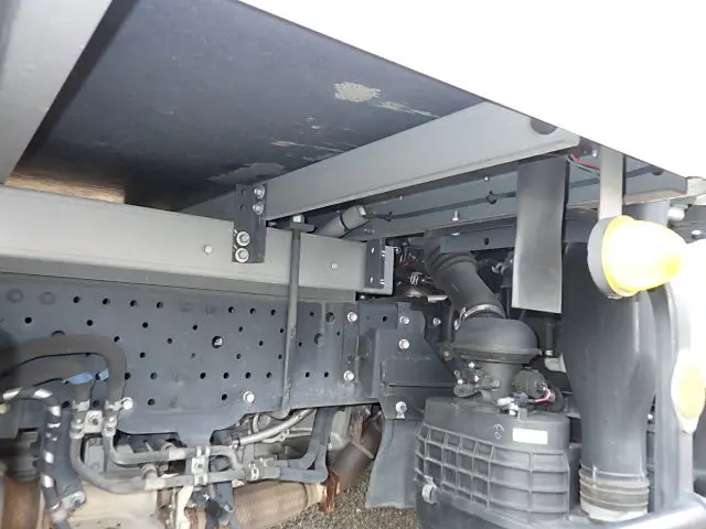 いすゞ エルフ 2RG-NPR88AN(2WD)の写真13