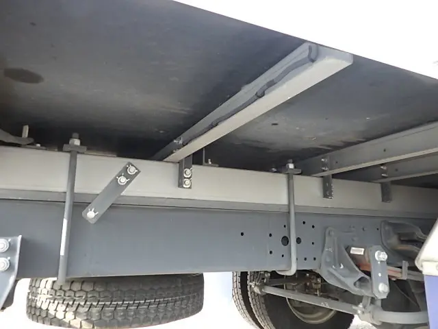 いすゞ エルフ 2RG-NPR88AN(2WD)の写真14