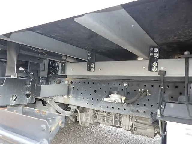 いすゞ エルフ 2RG-NPR88AN(2WD)の写真15