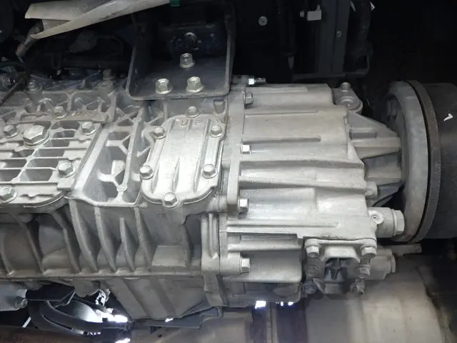 いすゞ エルフ 2RG-NPR88AN(2WD)の写真18