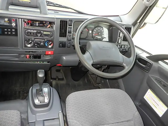 いすゞ エルフ 2RG-NPR88AN(2WD)の写真24
