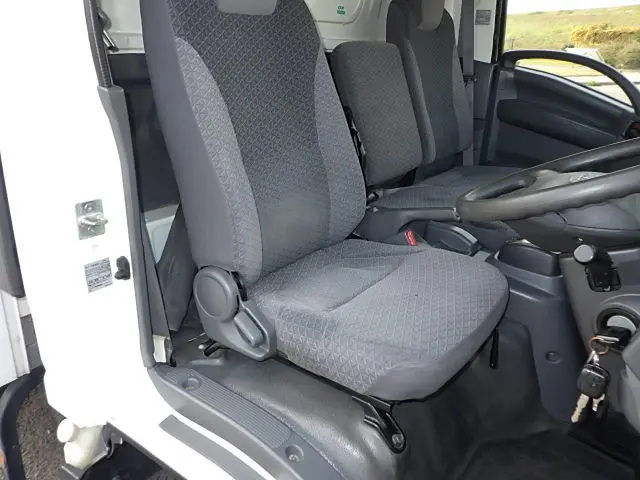 いすゞ エルフ 2RG-NPR88AN(2WD)の写真26