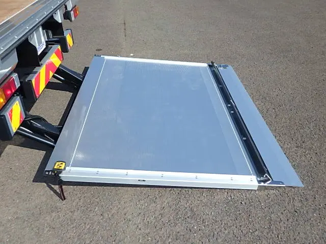 三菱 キャンター 2RG-FEB80(2WD)の写真8