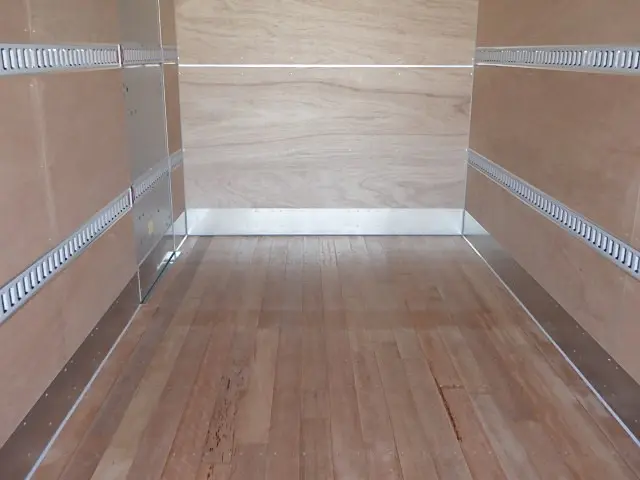 三菱 キャンター 2RG-FEB80(2WD)の写真9