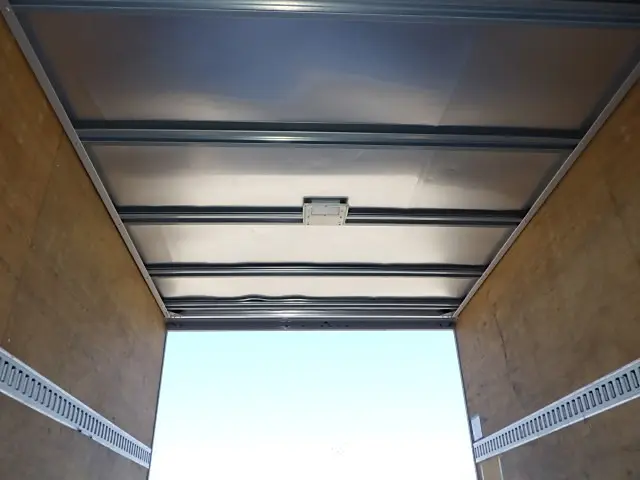 いすゞ エルフ 2RG-NPR88AN(2WD)の写真10