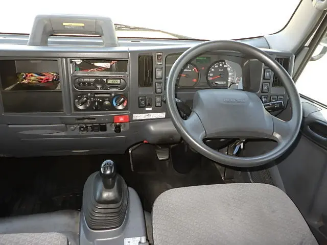 いすゞ エルフ 2RG-NPR88AN(2WD)の写真24