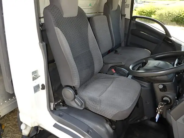 いすゞ エルフ 2RG-NPR88AN(2WD)の写真25