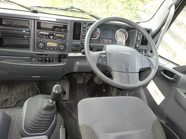 いすゞ フォワード 2RG-FRR90T2(2WD)の写真24