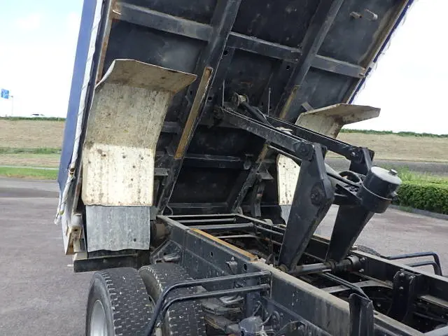 いすゞ フォワード TKG-FRR90S1(2WD)の写真11