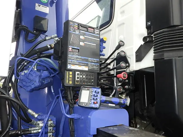 日野 プロフィア 2DG-FW1AHC(8x4)の写真7