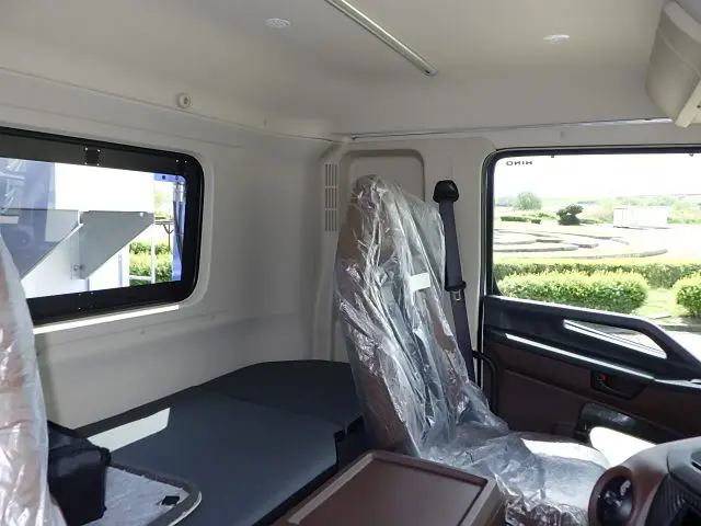 日野 プロフィア 2DG-FS1AH(6x4)の写真25