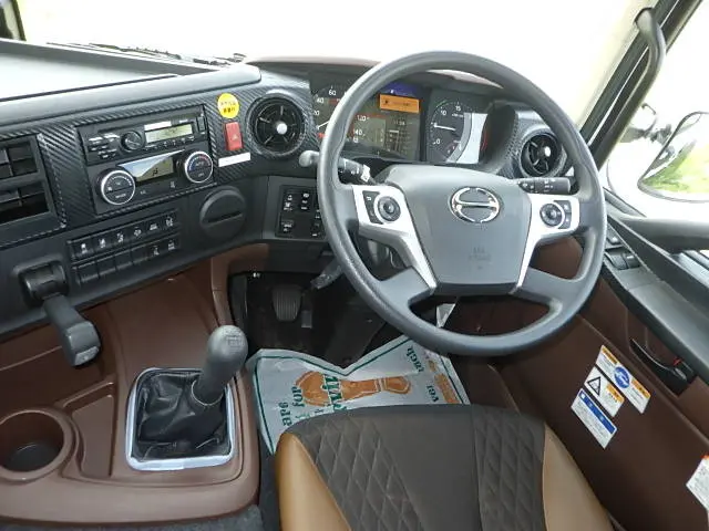 日野 プロフィア 2DG-FS1AH(6x4)の写真26