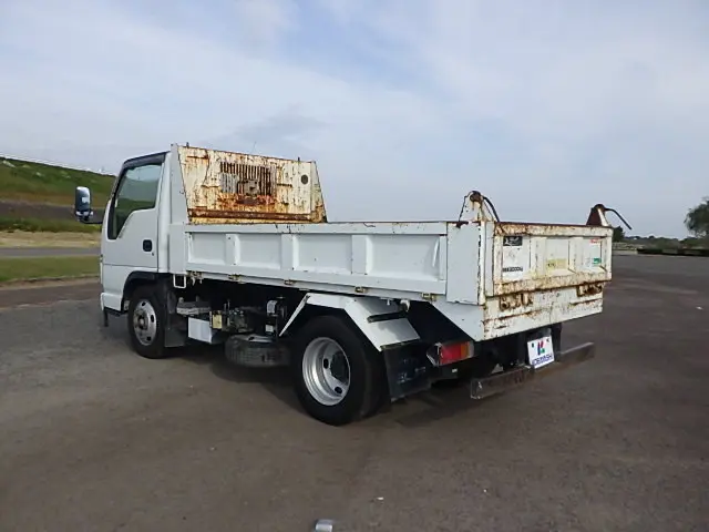 いすゞ エルフ BDG-NKR85AN(2WD)の写真3