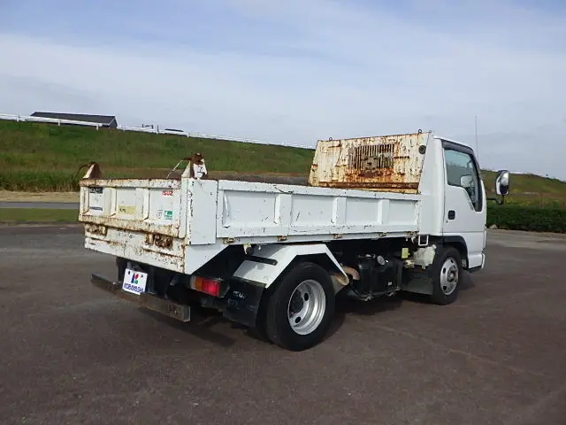 いすゞ エルフ BDG-NKR85AN(2WD)の写真4