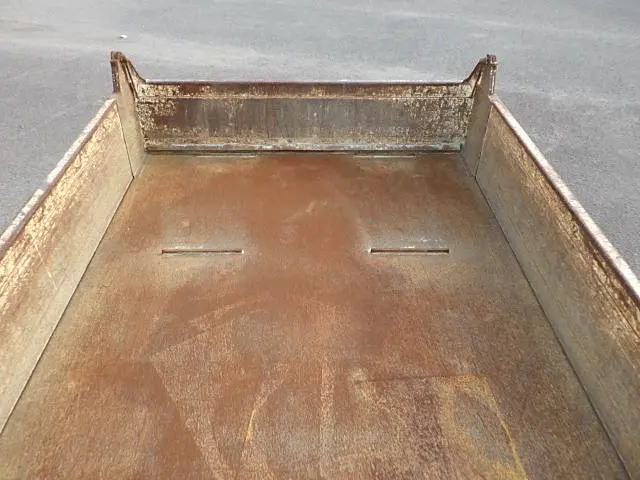 いすゞ エルフ BDG-NKR85AN(2WD)の写真6