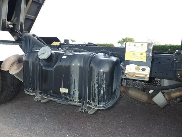 いすゞ エルフ BDG-NKR85AN(2WD)の写真18