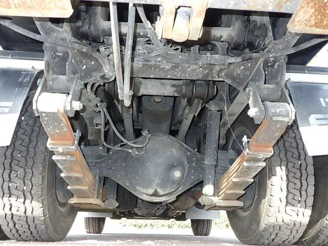 いすゞ エルフ BDG-NKR85AN(2WD)の写真21