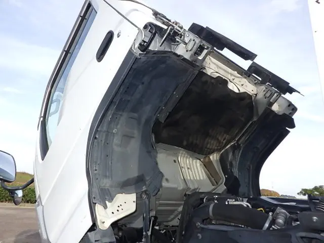 いすゞ エルフ BDG-NKR85AN(2WD)の写真31