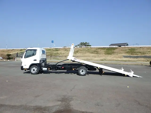 三菱 キャンター 2RG-FEB90(2WD)の写真9