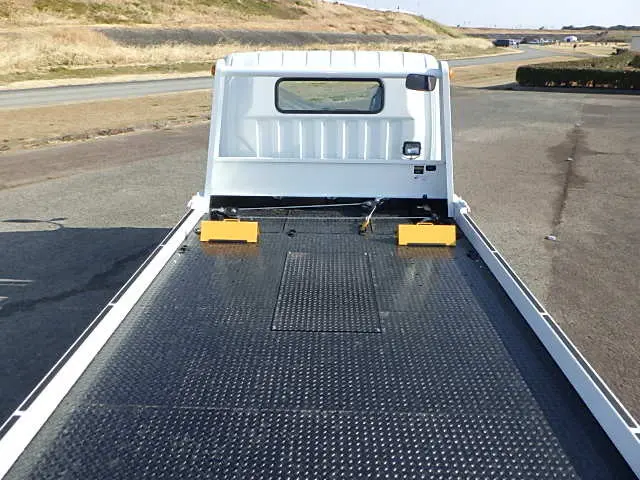 三菱 キャンター 2PG-FEB90(2WD)の写真5