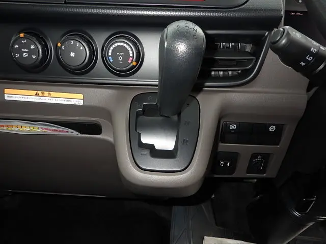 三菱 キャンター 2PG-FEB90(2WD)の写真26