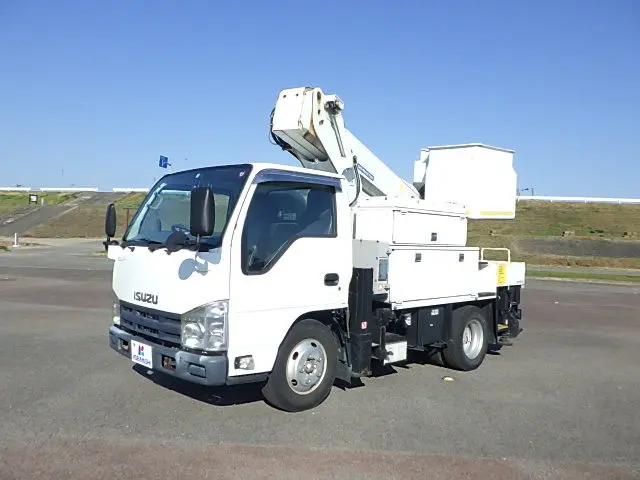 いすゞ エルフ TKG-NKR85AN(2WD)の写真1