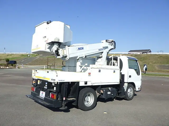 いすゞ エルフ TKG-NKR85AN(2WD)の写真4