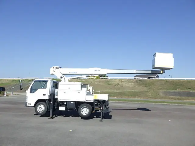 いすゞ エルフ TKG-NKR85AN(2WD)の写真8