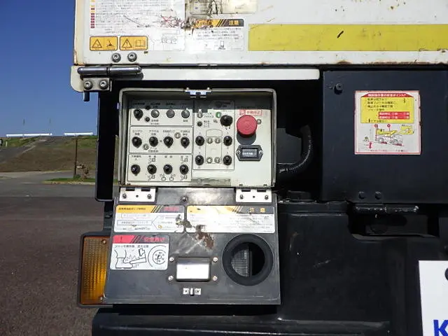 いすゞ エルフ TKG-NKR85AN(2WD)の写真11