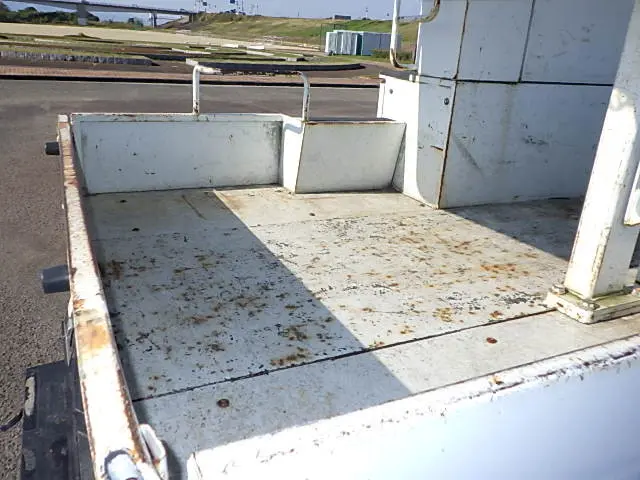 いすゞ エルフ TKG-NKR85AN(2WD)の写真16