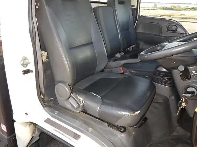 いすゞ エルフ TKG-NKR85AN(2WD)の写真27